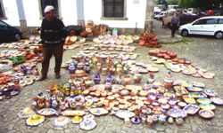 Artesan�a en el mercado de Evora.