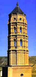 Los campanarios de las iglesias del valle del Jiloca denotan pura historia mud�jar.