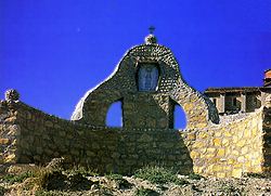 Santuario dedicado a la Virgen de la Silla. 