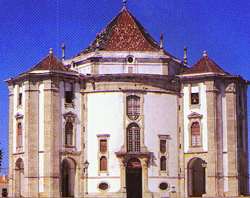 El castillo construido por el monarca Dionis es hoy una lujosa fortaleza. 