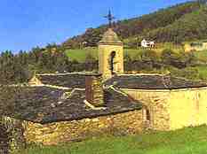 Seares, en el Concejo de Castropol. En esta casa naci� La Searila, que protagoniz� una bella historia de amor, en el siglo XIX, junto a un joven de Vegadeo. 