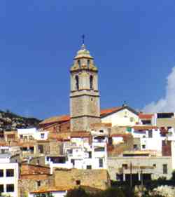A la Tinen�a se llega a a trav�s de los tupidos pinares de Torre Mir�.