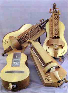 Zanfonas construidas en el Taller de Instrumentos Musicais. ©A.M. Paulino Pérez