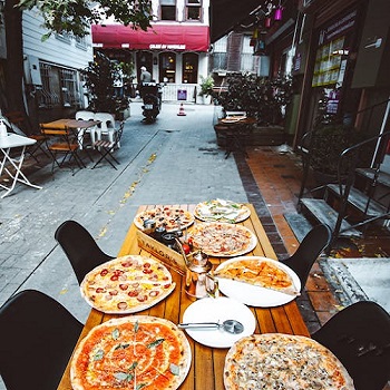 Pizzería en Roma (Italia)